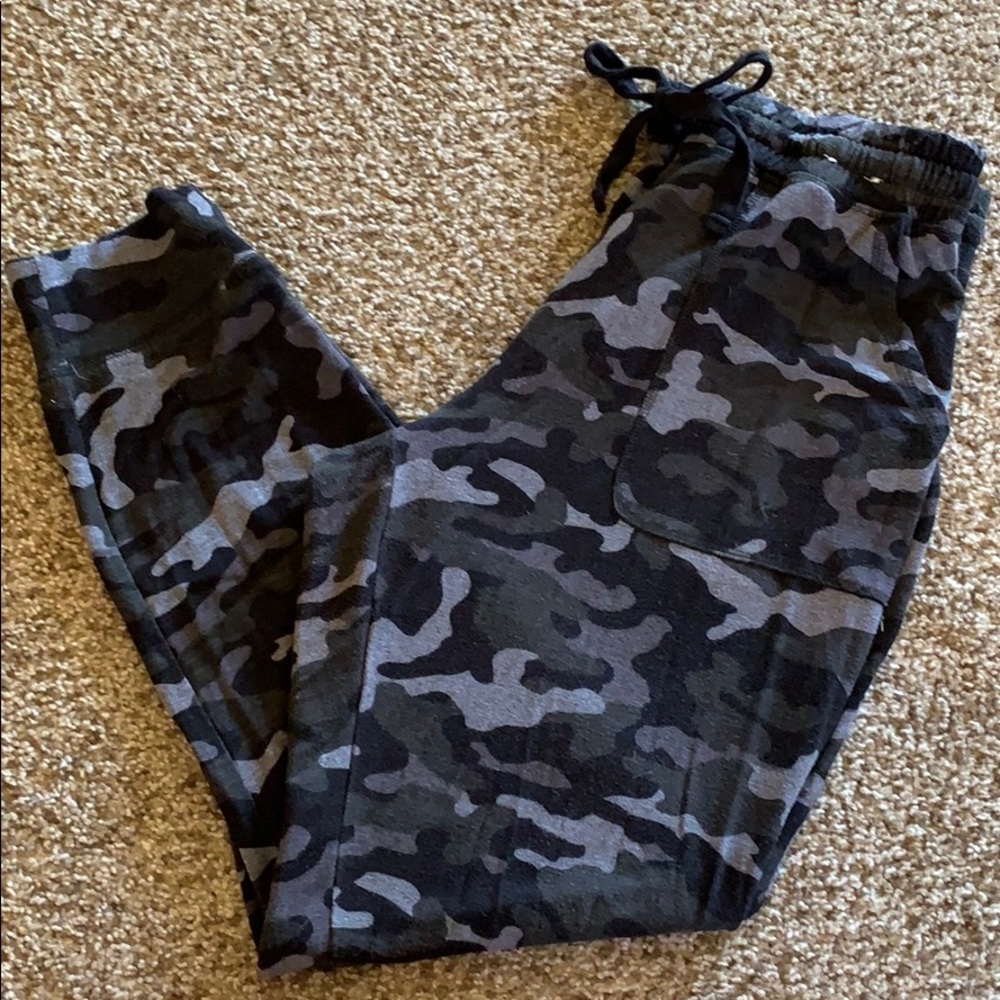 EXPRESS Camo Joggers